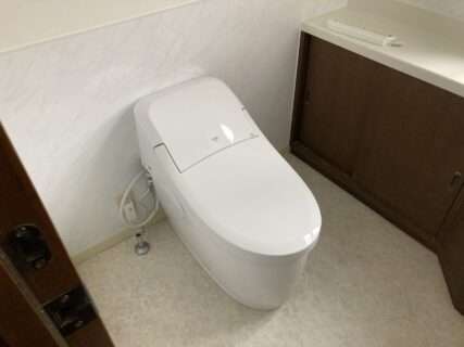 壁パネルで清潔＆お掃除がラクなトイレリフォーム　福島市